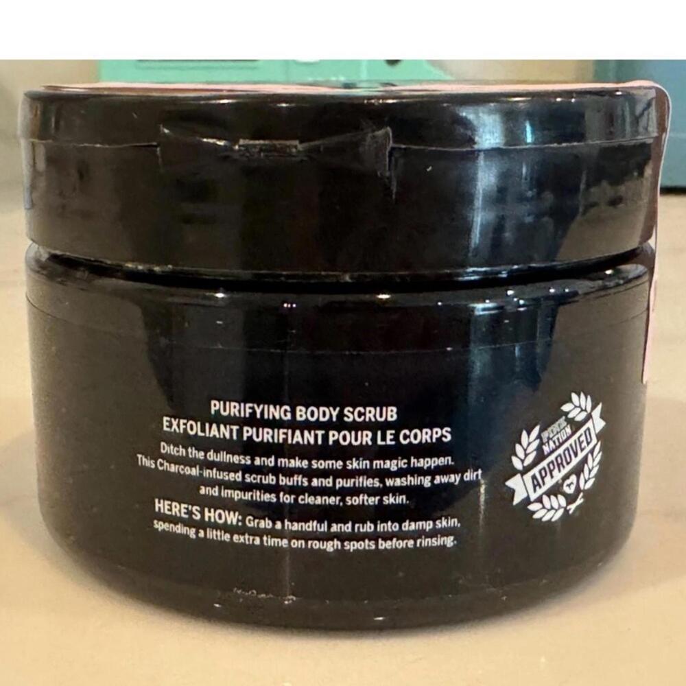 NWT Victoria's Secret PINK Charcoal Magic Purifying Body Scrub 10 oz Chargoals - Picture 3 of 3